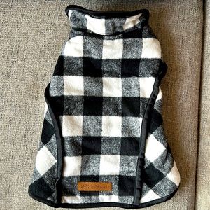 Eddie Bauer dog apparel size medium